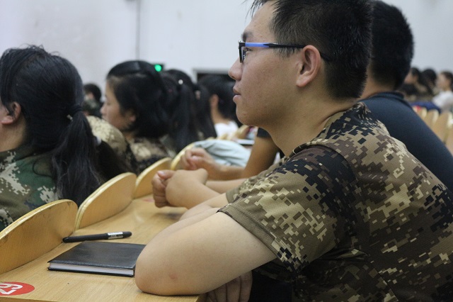 聚焦 信院“小白”修炼手册——环科系举办新生入学教育会