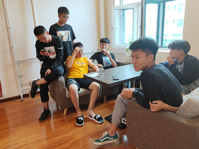 【完满班级】寻找蛛丝马迹 揪出隐伏卧底——艺术传媒学院产品设计1801班举办“舒展心灵 放飞自我”谁是卧底完满班级活动