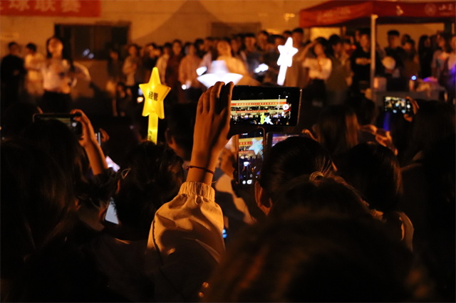 【1+1>2】“舞”青春人生 “唱”文化校园——经管&商英联谊活动