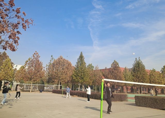 【完满班级】“谁与争锋 力争上游”——艺术传媒学院数字媒体艺术2001班羽毛球竞赛