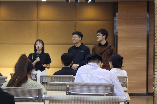 与“光”同行 淬炼星火助前行 ——淬炼·国际商学院“星火训练营”第2期