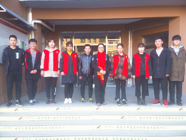 【完满班级】欢庆三八关注身边的那些女性劳动者——信工系软件1702班举办完满班级活动