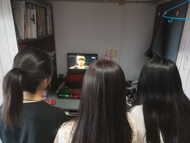 【完满班级】观红色电影 弘扬爱国主义精神——艺术传媒学院环设1705班完满班级活动