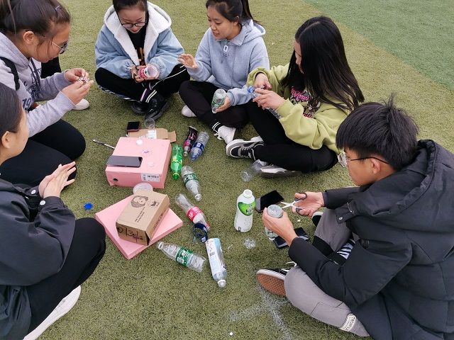 【完满班级】废旧瓶子的创意——食品与环境学院园林1902班完满班级