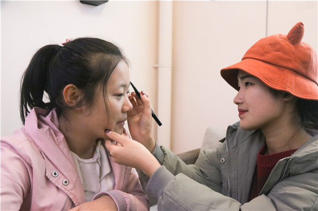 第七期“她说·女生学堂”:学习彩妆 绽放美丽