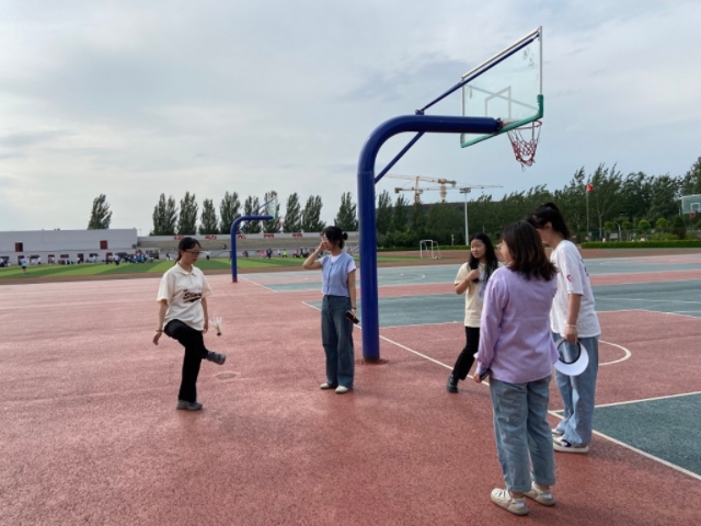 【完满团支部】展风采 踢毽子——淬炼·国际商学院财务2209班完满团支部活动
