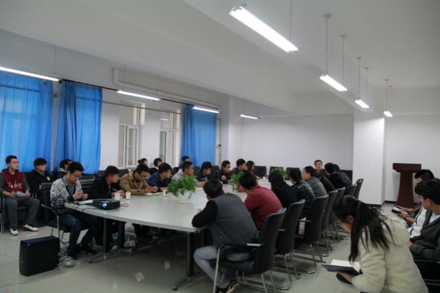 宿舍活动场地建设及完满教育进宿舍座谈会纪实