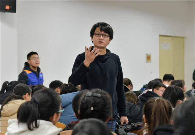 数百余名信院学子做客第十三期“创客视界”传媒沙龙