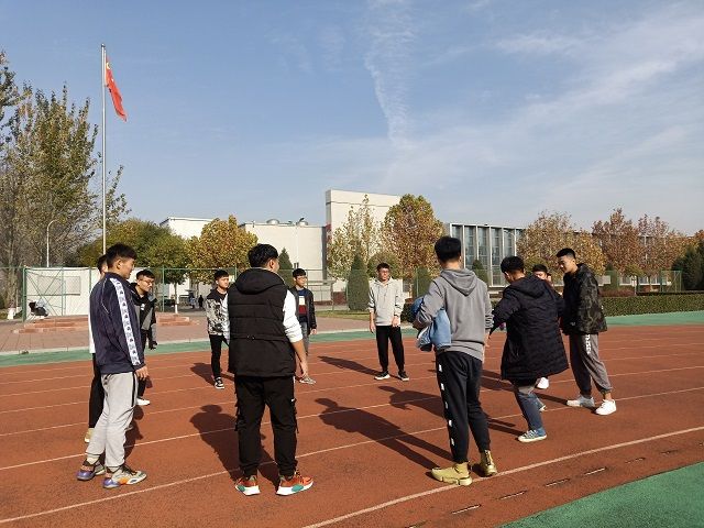 【完满班级】整装待发 全神贯注——艺术传媒学院环设1903班踢毽子活动