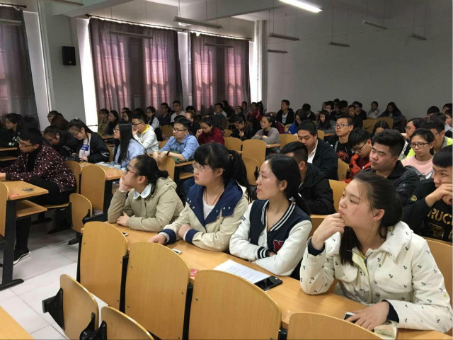 【辅导员说完满】趁半步春暖 踏一世花开——经济管理系辅导员说完满