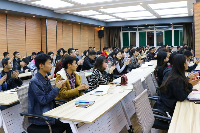 学生骨干学习十九大精神专题报告会举行