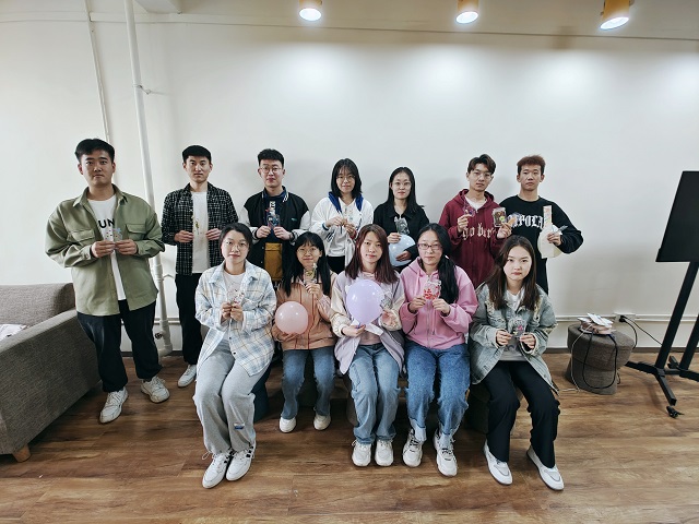 浸享书海 签动你我——智能工程学院读书分享活动
