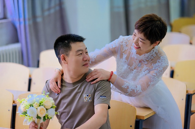 从校服到婚纱 归处仍是你——经济与管理学院“时光爱人”婚纱照圆梦计划第九期