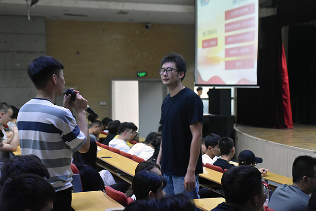 【辅导员说完满】紧跟时代风潮 深刻安全认知——大数据学院、信息工程学院新学期首次班会