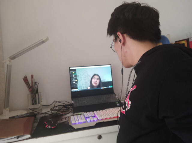 【辅导员说完满】心怀希望 迎接暖阳——经济与管理学院召开“理性应对疫情,合理安排生活”主题年级会