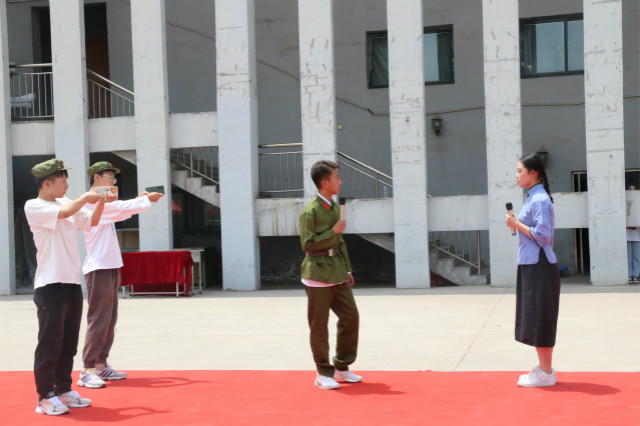 【戏剧节】走进魅力戏剧 品味深情眷恋——第九届“魅夜乌马河”校园戏剧节之《眷恋》