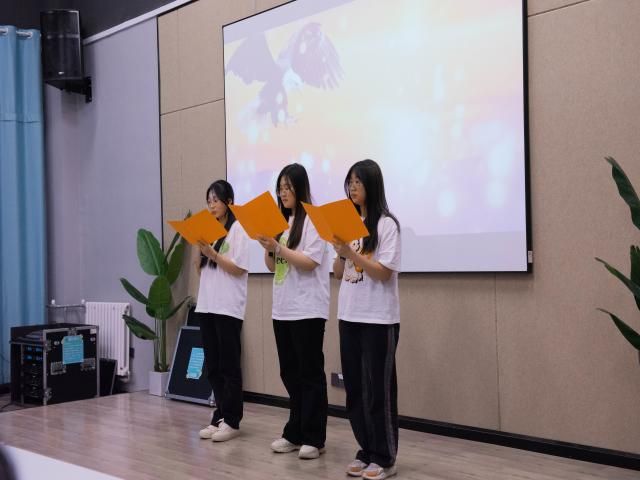 书香润泽心灵 声音传递美好——聆听诗的声音“抒发情怀 畅想未来”主题朗诵比赛