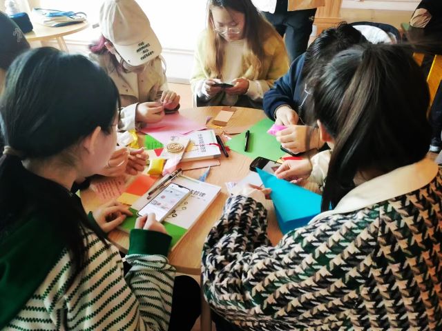 【完满团支部】点墨彩绘见奇思 方寸世界蕴书情——经济与管理学院物流2101班完满团支部活动