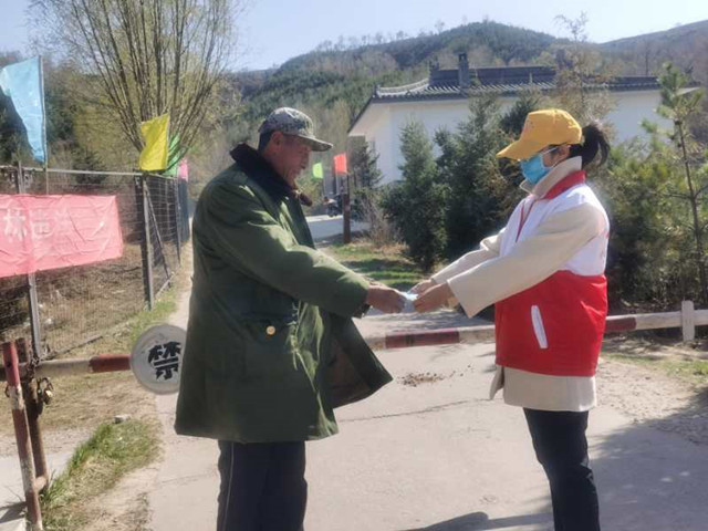 青春正年华 温暖照亮心灵——经济与管理学院抗“疫”优秀青年志愿者纪实(三)