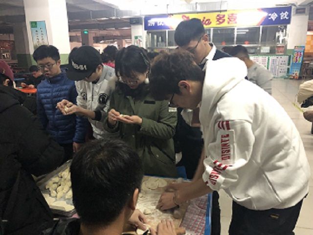 【完满班级】冬至用“水饺” 见证团圆“传统”——食品与环境学院动医1601班级开展完满班级活动
