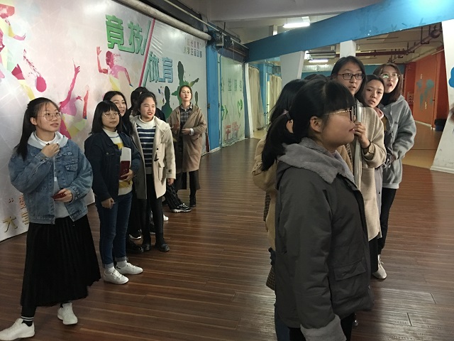 【完满班级】信院喜剧人——软件1805班“面粉面对面”创意主题活动