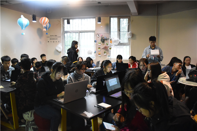 寻找创意源泉 感受灵感迸发——大数据学院、信息工程学院摄影和写作专题培训会