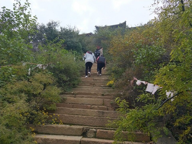 【完满班级】立于山巅 瞭望远方——环科系17级举办完满班级活动