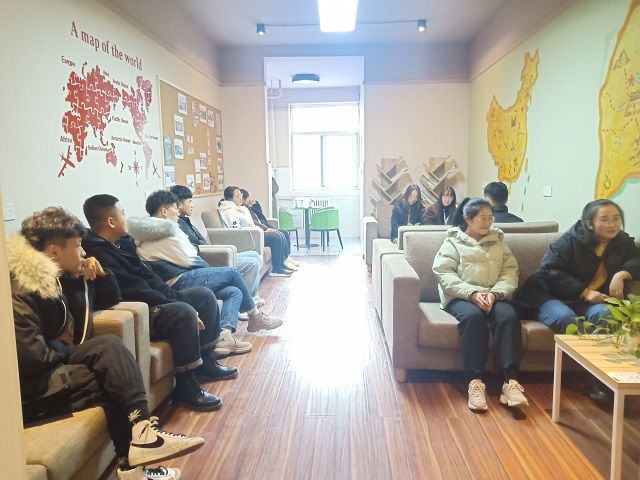 奇思妙想“奇葩”宿舍——我和我的舍友——艺术传媒学院艺术实践部
