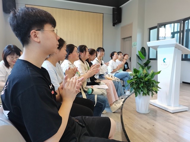 【辅导员说完满】坚持不懈 做自己的攀登者——食品与环境学院2020级辅导员说完满活动