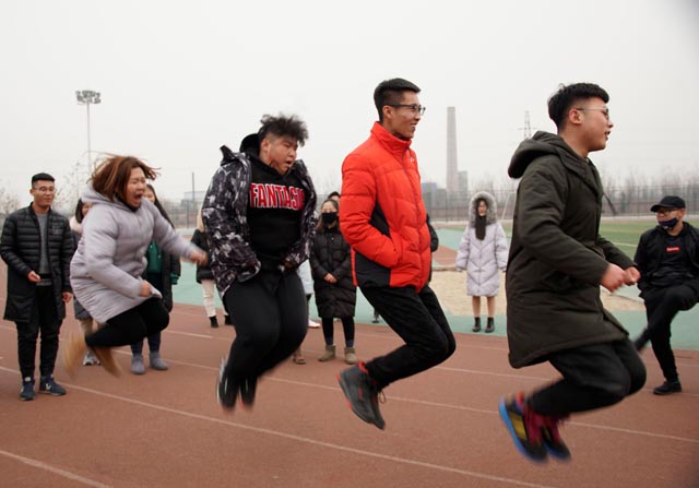 【完满班级】趣味游戏 感情互动——环设1701、1705班举办回忆儿时趣味完满班级活动