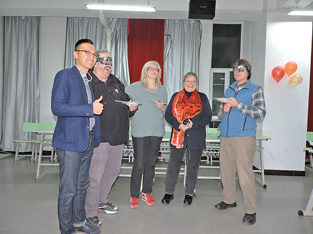 远景学院“万圣节狂欢之夜”活动成功举办