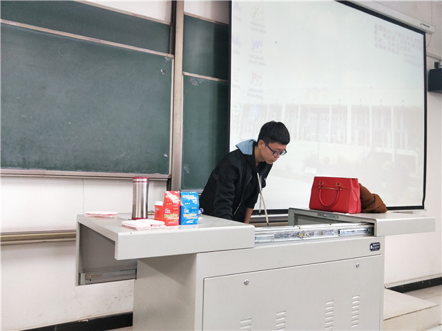 【完满班级】奉献爱心  温暖你我——淬炼商学院三月完满班级主题活动（三十六）