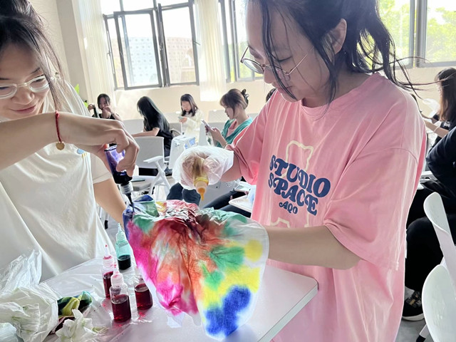 踔厉奋发新征程 劳动铸就中国梦——商务英语学院五月下旬完满团支部活动集锦