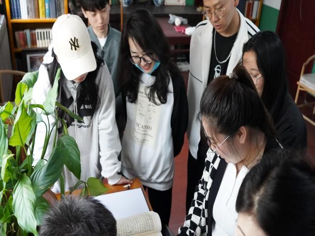 走进双拥文化大院 感受激情燃烧岁月——艺术传媒学院“拾遗记”非遗传承在行动