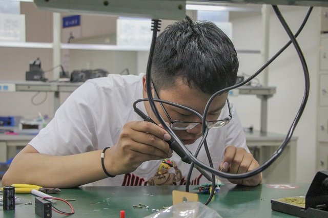 【缤纷百团】巧手“工坊” 承包你的奇思妙想