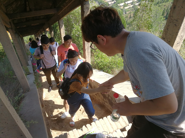 青春逐梦 行远思恩——艺术传媒系首届“艺,我眼中的风景”传媒杯采风大挑战
