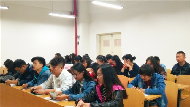 【主题团日】五百余名高校学子:“精神的践行者”