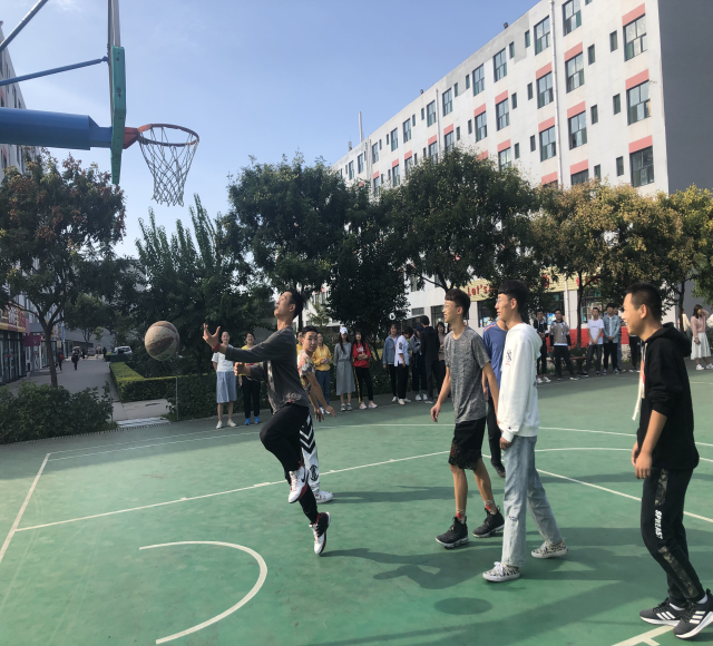 【完满班级】数据1802班“青春无限——汗水交兄弟”篮球赛