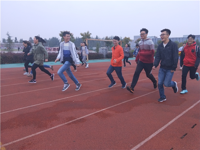 【完满班级】秋风十里 不如与你一起——淬炼商学院 “体”味青春主题活动（二十一）