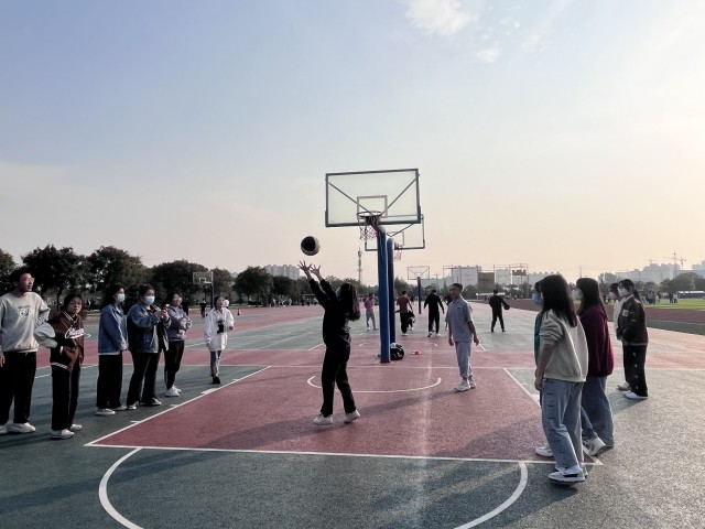 【完满班级】追忆百年党史 弘扬体育精神——商务英语学院英语2103班完满班级活动