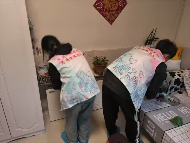 关爱老年生活 重温热情岁月——经济与管理学院星火行动专项志愿服务队