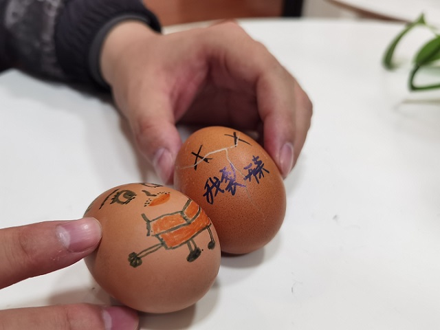 【完满班级】“清明寄相思 五彩蛋绘制”——软件1805班完满班级活动