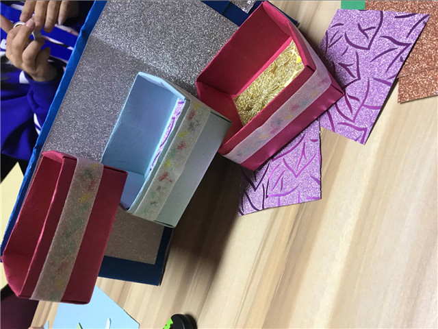 【社团快讯】创意改变生活 手工塑造人生——纤手手工艺社开展收纳盒制作活动