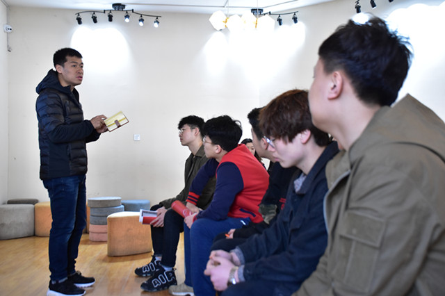 掌握心中的目标 坚定联合发展——大数据学院、信息工程学院开展“坚定信念 掌握目标”会议