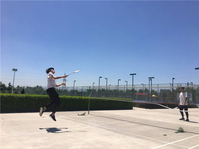 【完满班级】挥洒运动激情 用羽毛球奏响青春——淬炼商学院六月完满班级主题活动（二十三）