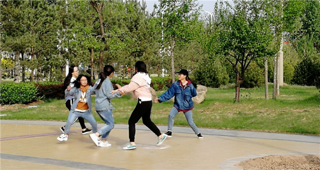 【完满班级】五月的花海 我的少年梦——淬炼商学院四月完满班级主题活动（三十三）