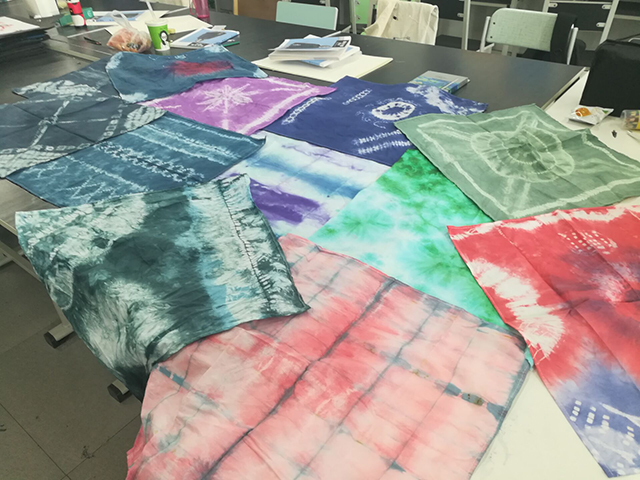 【完满班级】五彩缤纷 染出世界——服装1601班举办“趣味扎染”完满班级活动