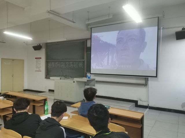 热血少年 奏响青春华丽乐章——经济与管理学院十一月完满班级纪实（三）