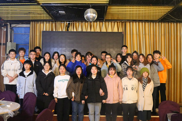 【完满班级】包一份情 暖一颗心——淬炼·国际商学院行管1901班完满班级活动