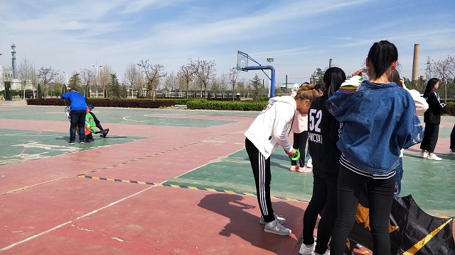 【完满班级】绿茵操场  接力青春——淬炼商学院举办四月完满班级主题活动（六）